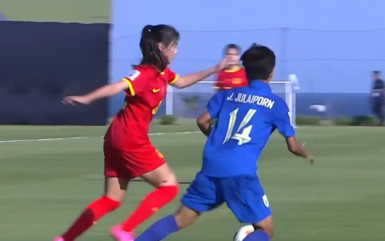 China PR contain Thailand 3-0