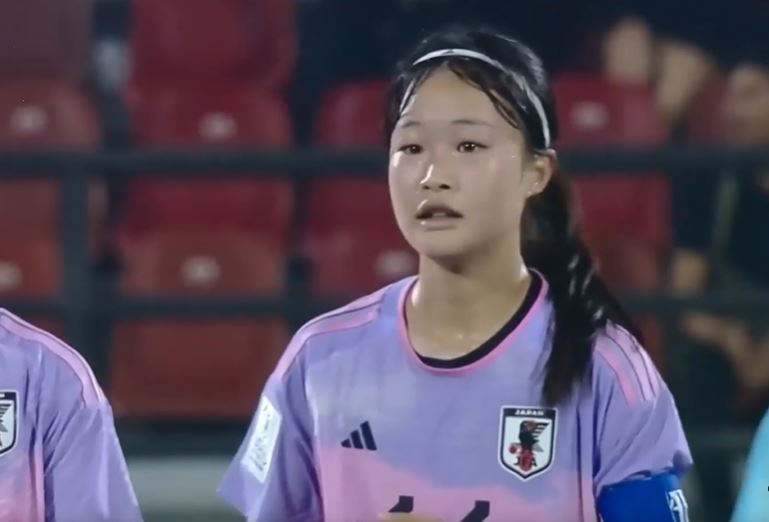 Jaunty Japan drub Australia 4-1