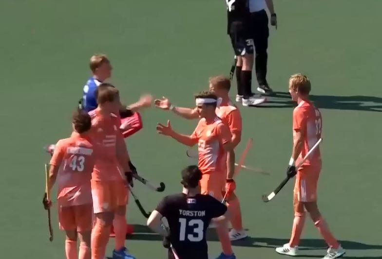 Netherlands fight hard to beat New Zealand 3-2